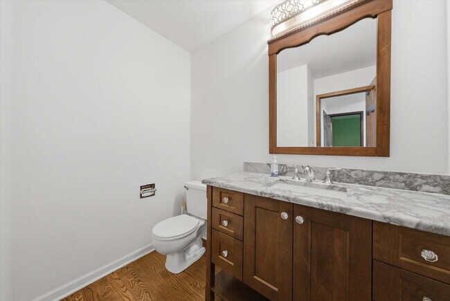 Building Photo - Spacious 4-Bedroom Home with Finished Basement and Modern Upgrades in Grayslake