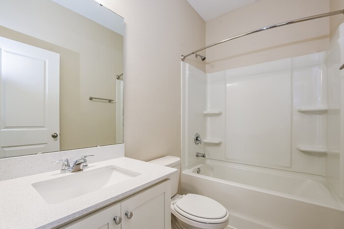 Building Photo - 2749 Island Pond Dr