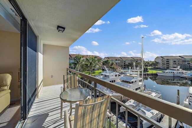 Building Photo - 2601 Marina Isle Way