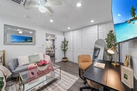 Building Photo - 10983 Parkdale Ave