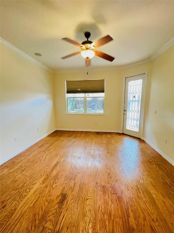 Building Photo - 935 Lascala Dr