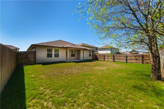 Building Photo - 708 Pinnacle Dr