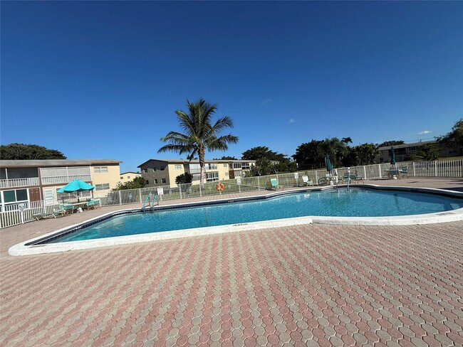 Building Photo - 7600 NW 4th Pl