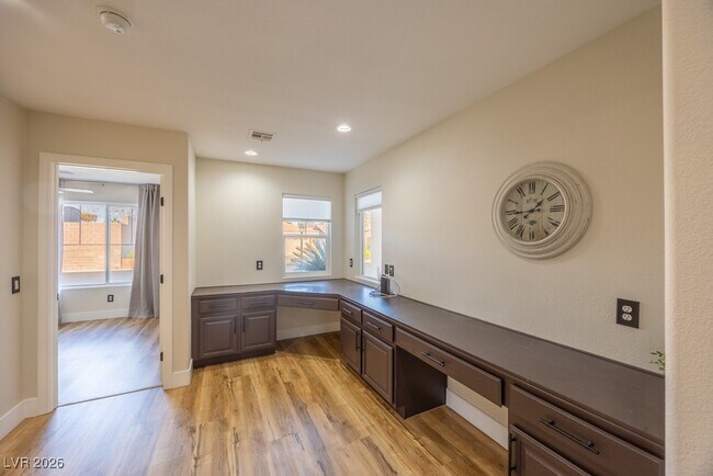 Building Photo - 8217 Cabin Springs Ave