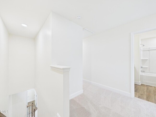 Building Photo - 458 Channel Drop Dr