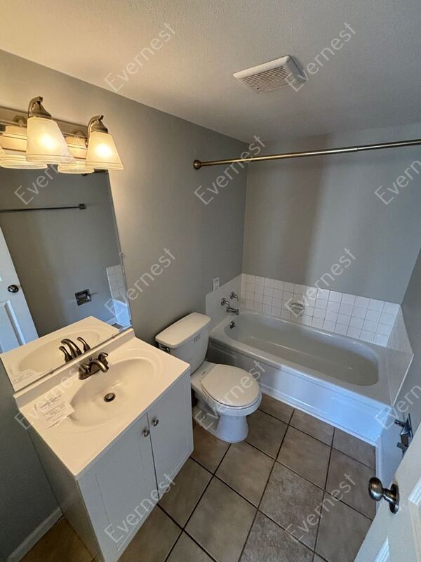 Building Photo - 1312 Langholm Dr