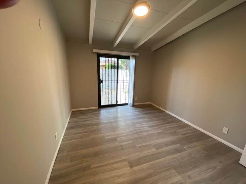 Building Photo - 2916 W Century Blvd