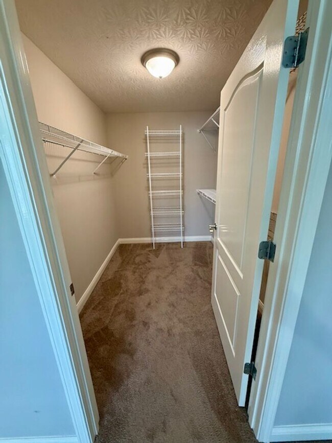 Building Photo - 272 Audley Ave