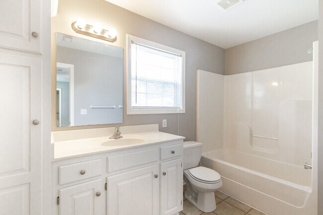 Building Photo - Wonderful 3 bed 2.5 Bath in Waldo! Available Now!