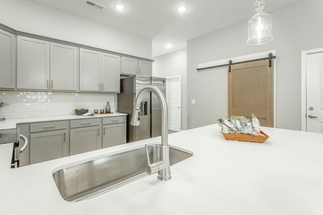 Building Photo - Brand New 4 Bedroom 3.5 Bath