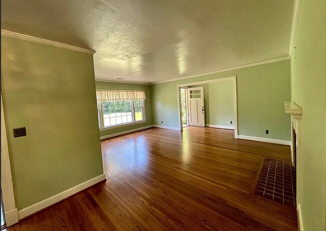 Building Photo - 803 S St Claire Dr