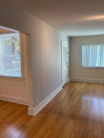 Building Photo - 916 10th Ave E