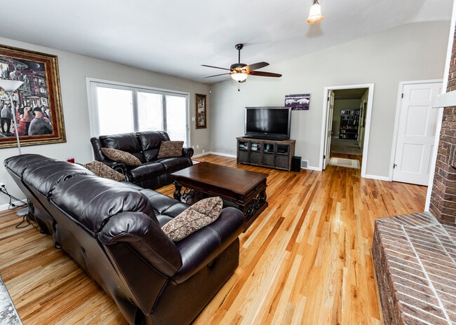 Building Photo - 3865 Wolcott Pl