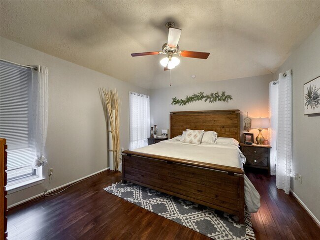 Building Photo - 2909 Laurelridge Dr