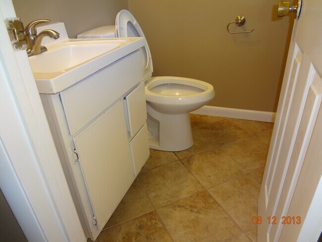 Building Photo - 152 Kendrick Ct