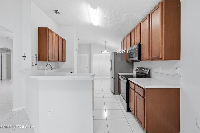 Building Photo - 9847 Sailor Dr