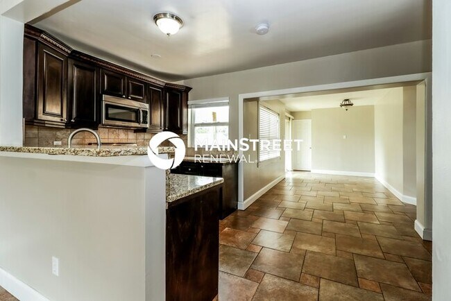 Building Photo - 4 Bedroom Pet-Friendly Home in Palm Harbor...
