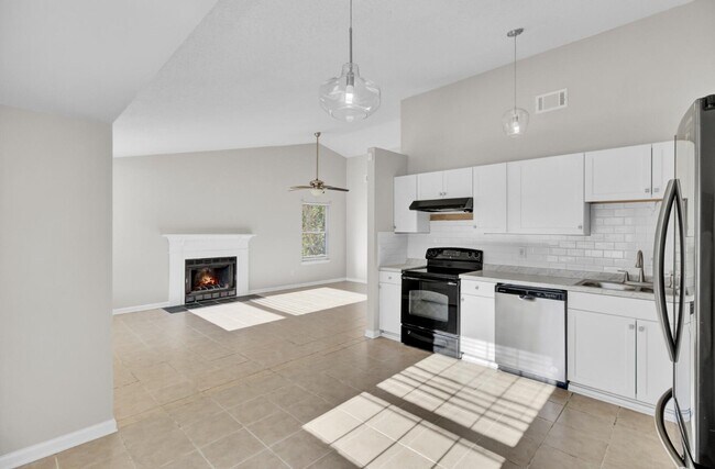 Building Photo - 1282 Maryland Dr