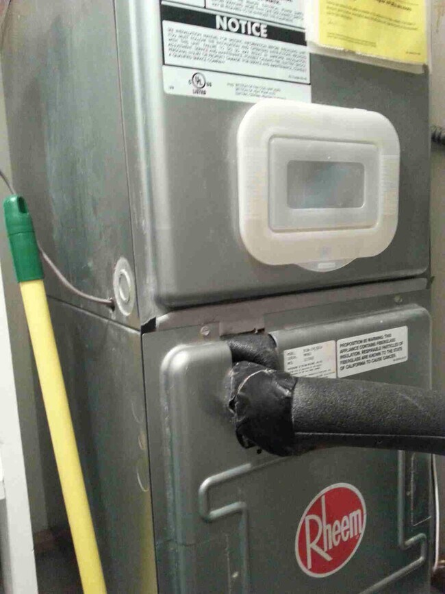 Building Photo - 300 Horizon W