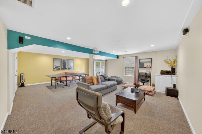 Building Photo - 97 Autumn Ln