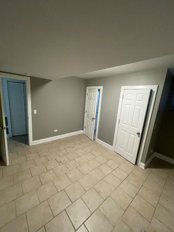 Building Photo - 7725 S Kingston Ave