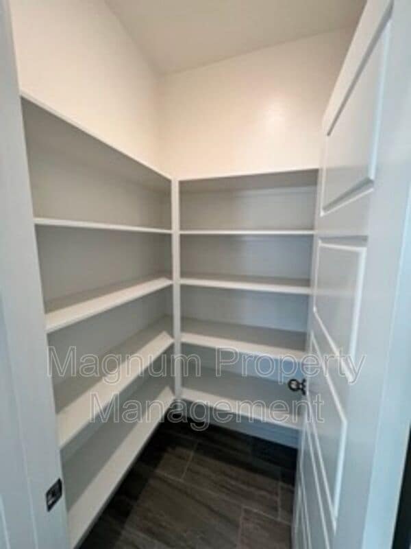 Building Photo - 30960 Falling Star Pl