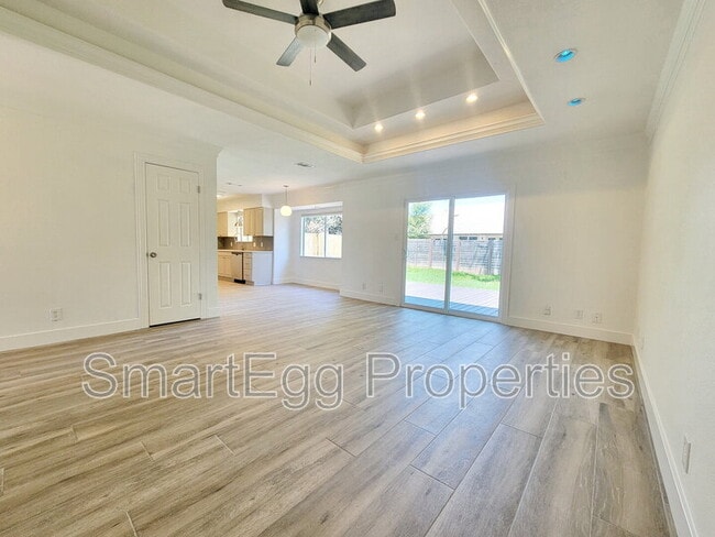 Building Photo - 4802 Gray Fox Dr