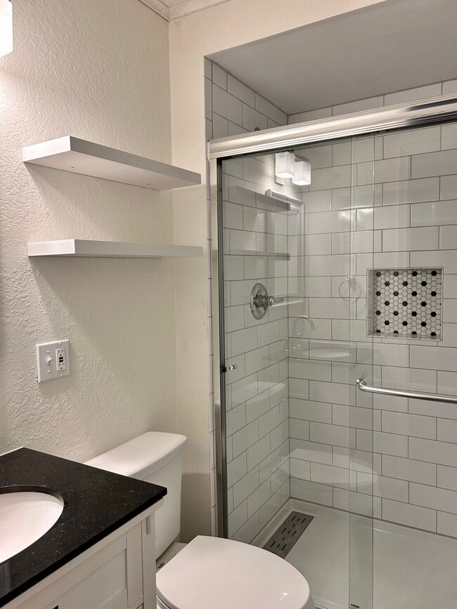 Building Photo - Remodeled Home In Patrick Henry/Edison School District!