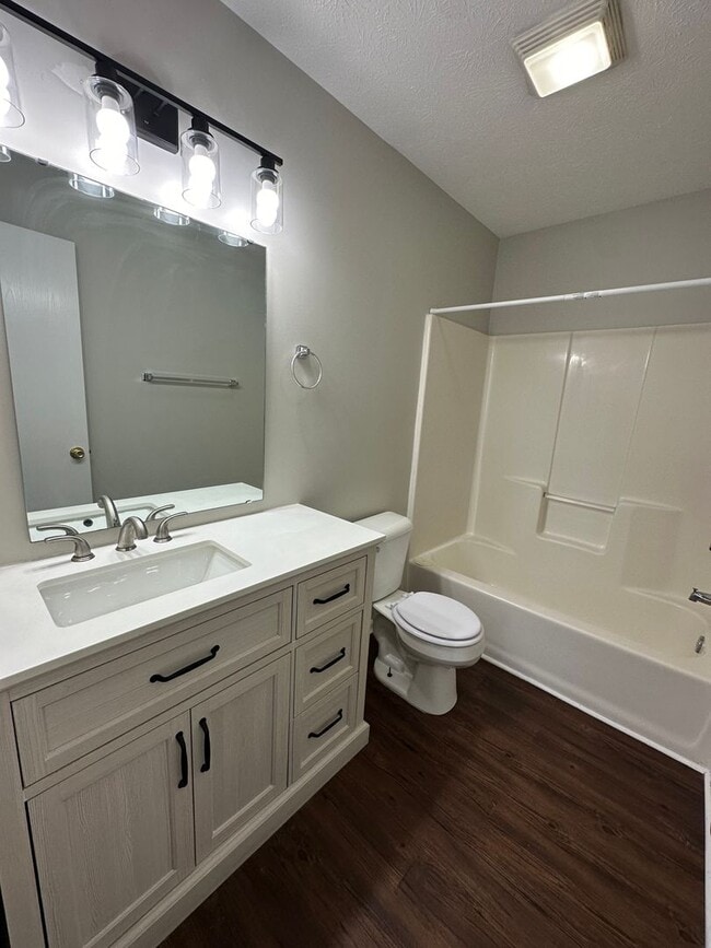 Building Photo - 3611-3613 E Thornhill-ROLLEY