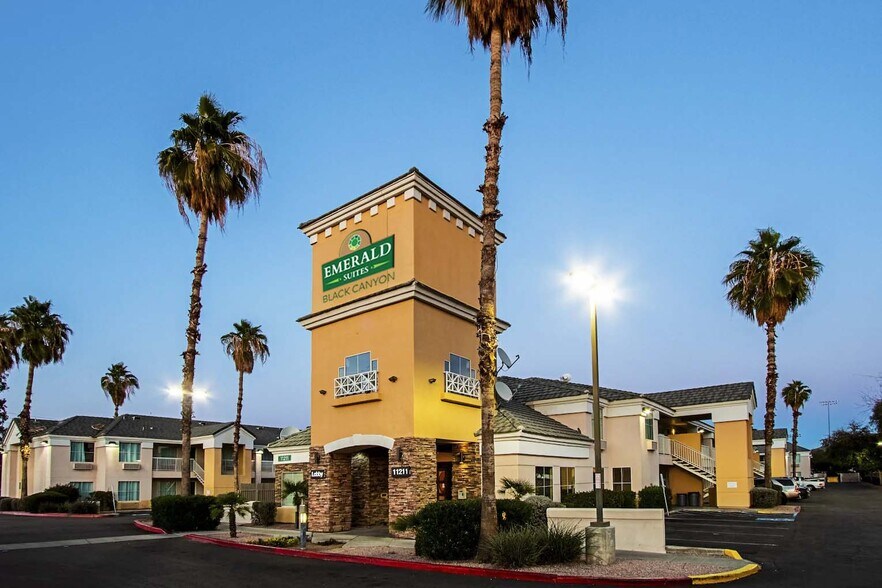 Primary Photo - Emerald Suites Black Canyon