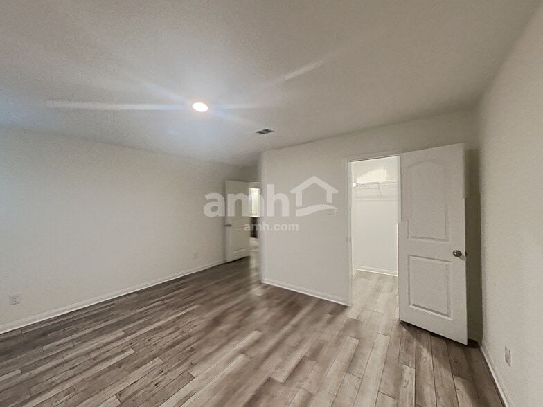 Building Photo - 1198 Treeta Trail