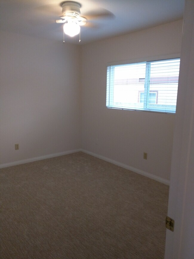 Bdrm #2 - 2206 Graham Ave