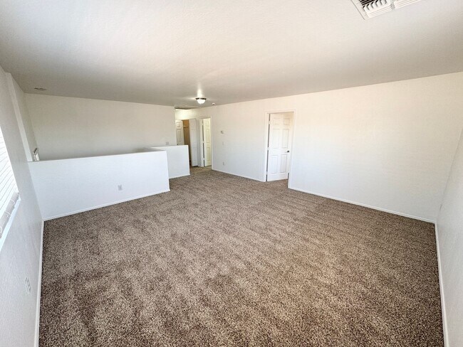 Building Photo - 8464 W Forest Grove Ave