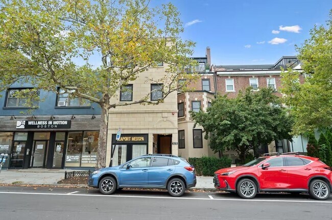 Building Photo - 1618 Beacon St