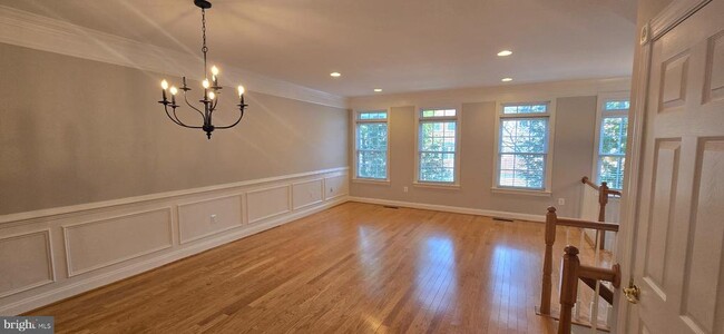 Building Photo - 47565 Royal Burnham Terrace