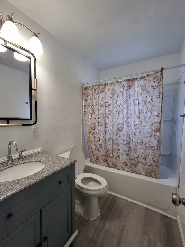 Building Photo - 2514 Chase St