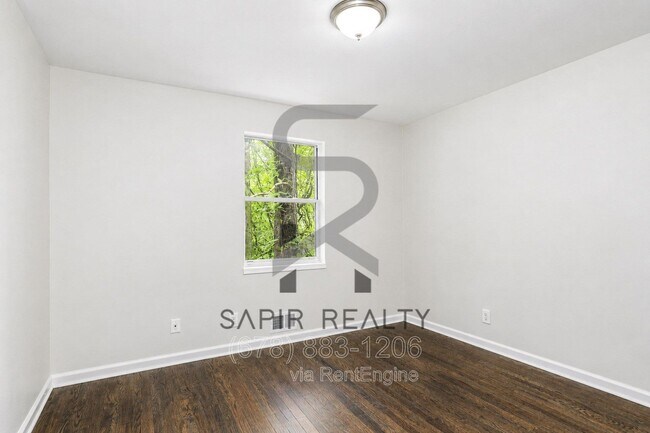 Building Photo - 2840 Alexandria Dr SW