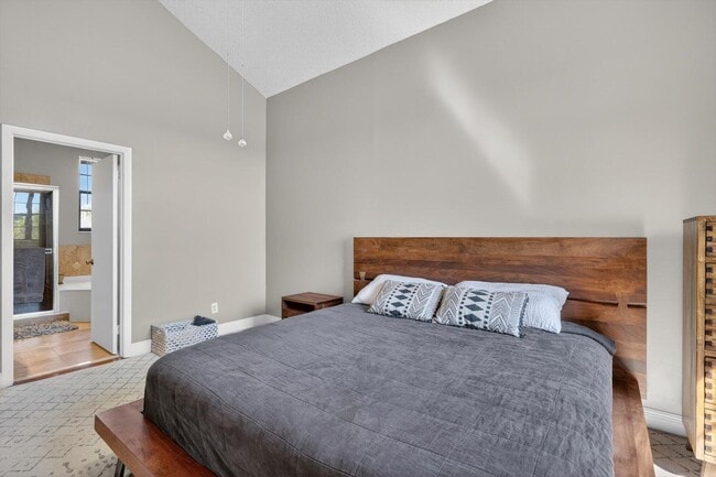 Building Photo - 301 SW 158th Terrace