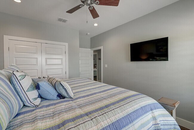 Building Photo - 409 Paradise Pointe Dr