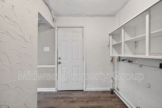 Building Photo - 1157 Redman Blvd