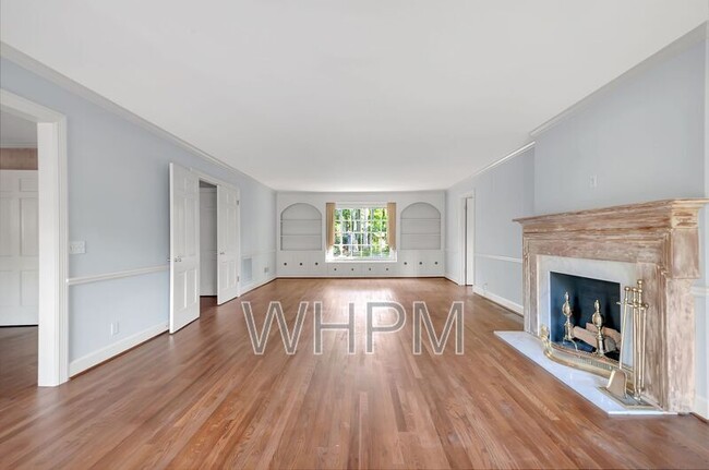 Building Photo - 1000 Chancery Ln
