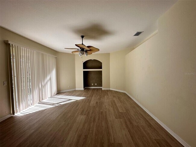 Building Photo - 3643 Spinner Ave