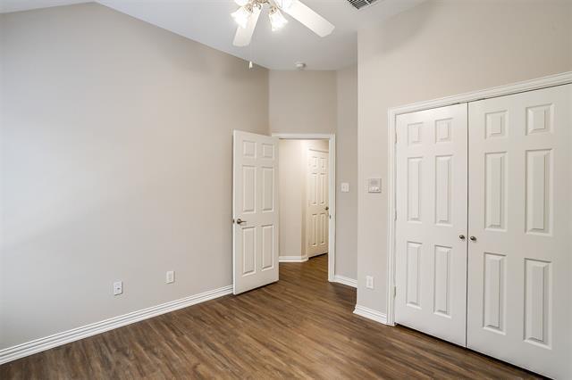 Building Photo - 2692 Lake Ridge Dr