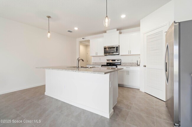 Building Photo - 7144 Topaz Dr