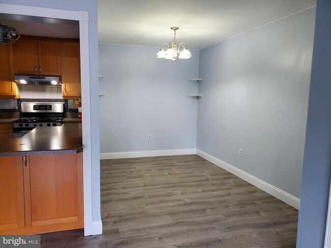 Building Photo - 48 Lehavre Ct