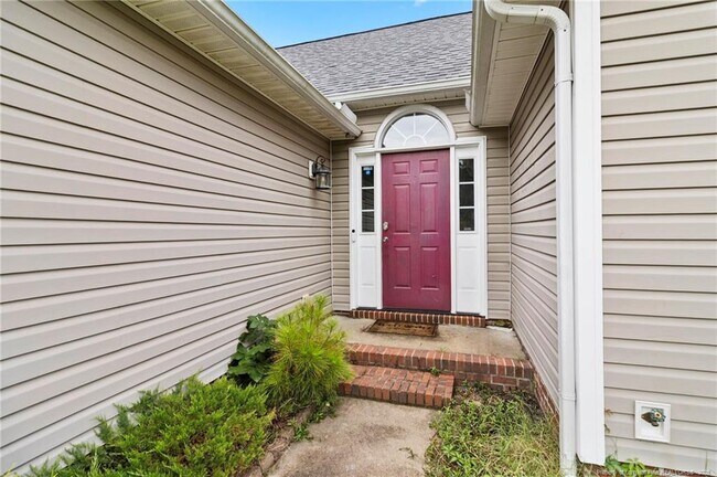 Building Photo - 111 Silverberry Ct