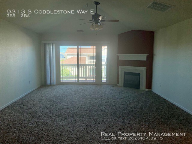 Building Photo - 3 Bedroom Condo in Franklin! Available Now!