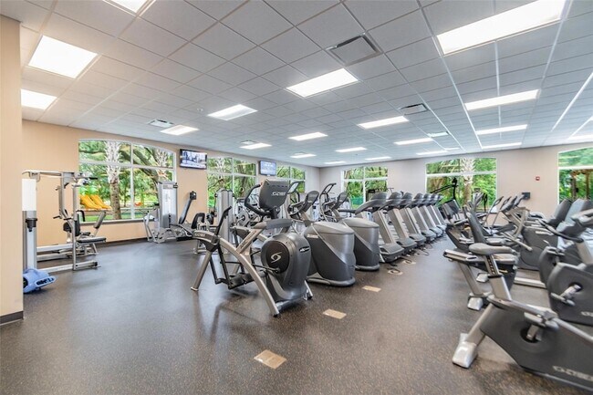 Building Photo - 18154 Sandy Pointe Dr