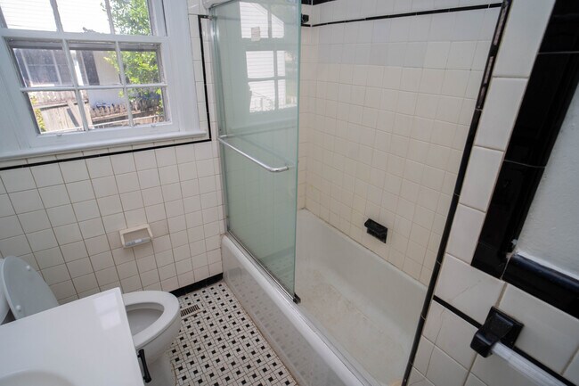 Building Photo - 1114 8th Ave