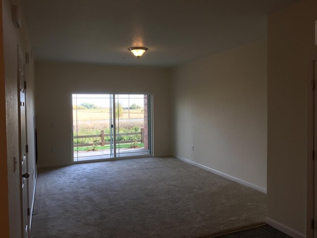 Building Photo - 804 Summer Hawk Dr